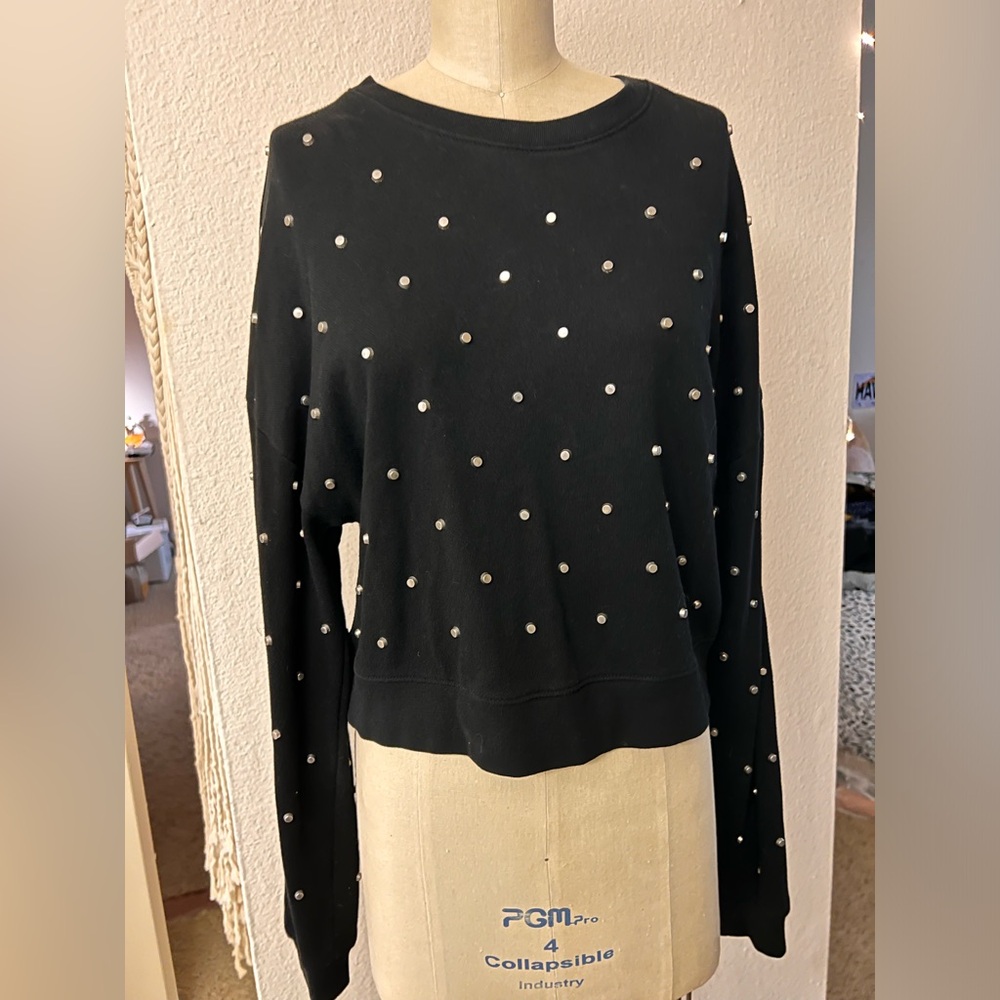 Belle Vere studied top sweater